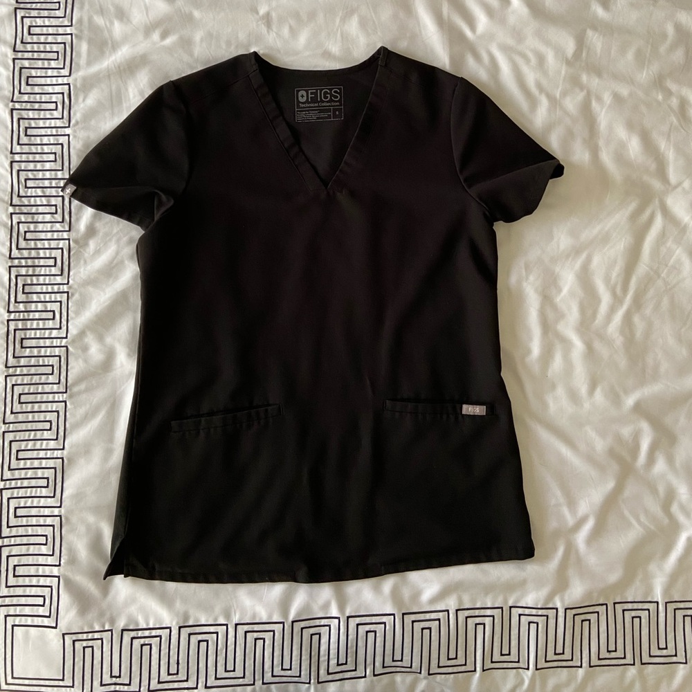 FIGS Black Casma Top Size Small